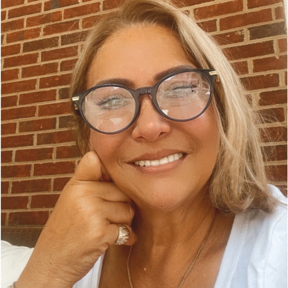 Meet your Posher, Cuty - Picture 2 of 3